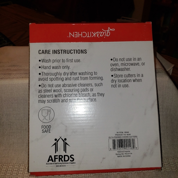 New Gia's Kitchen Elf and Friends 7 piece cookie cutters - Picture 2 of 3